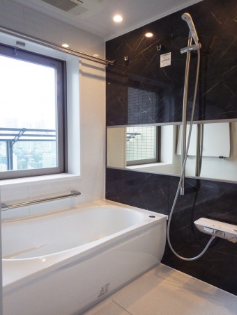 静寂な空間に心癒されゆるりとリラックスバスタイム　港区Y様邸